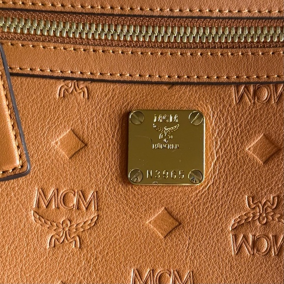 MCM Leather Klassik Crossbody Bag Brown Roasted Pecan with Dust Bag + Gift Bag - Picture 2 of 16